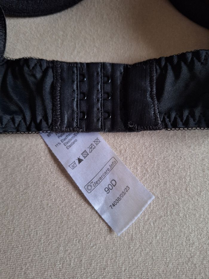 Soutien-gorge noir - photo numéro 5