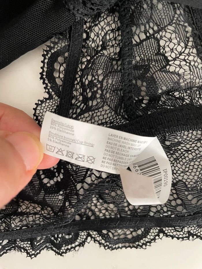 Brassière en dentelle noire 90B - photo numéro 4