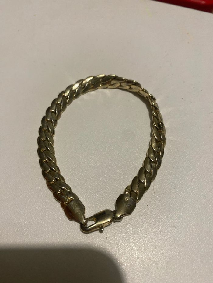 Joli bracelet doré
