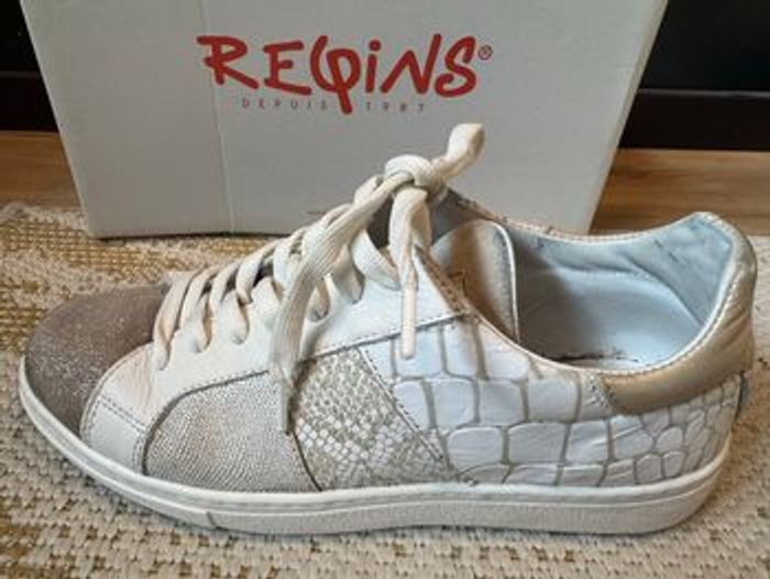 Baskets beige et dorées