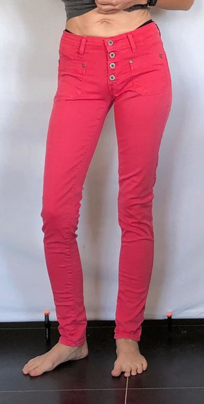 Jean rose vif taille basse slim Please taille Small / 34 36 très bon état - photo numéro 9