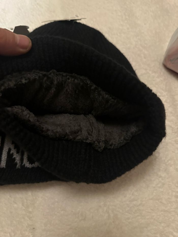 3 bonnets Chevignon taille unique - photo numéro 2