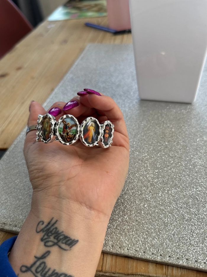 Bracelet à l’effigie de l’église - photo numéro 2