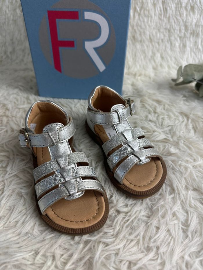 Paire de sandales Franco Romagnoli taille 21 - photo numéro 2