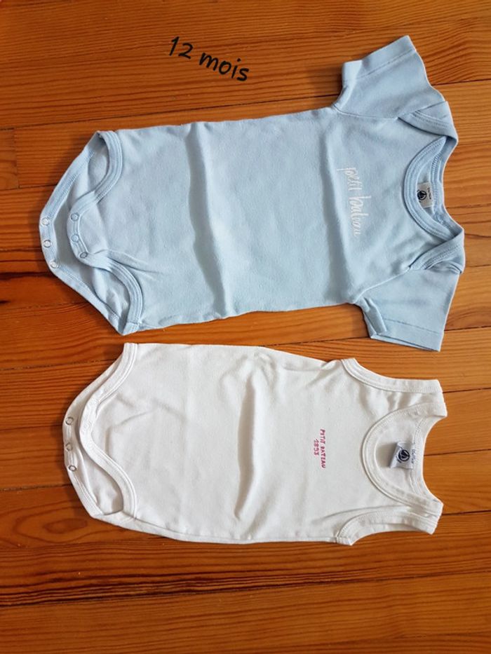 LOT  de 2 Bodys 12 mois petit bateau