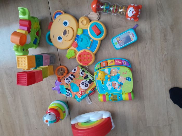 Lot de jouets d eveil pour bebe