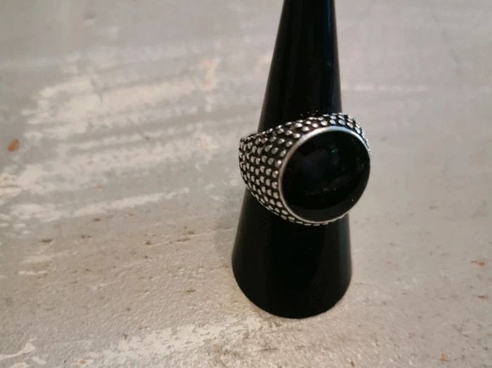 Chevalière homme acier et pierre noire T8