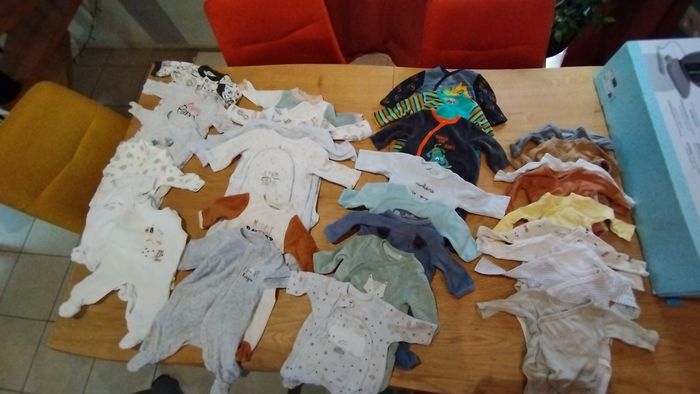 Lot vêtements bébé garçon – Taille 1 mois - photo numéro 4
