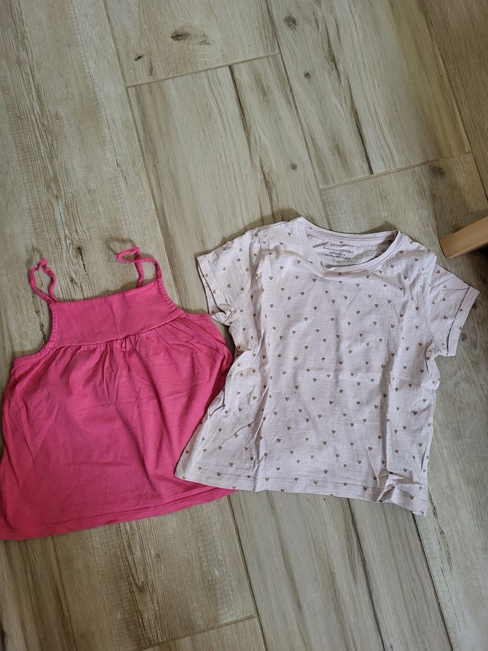 Lot T-shirt et débardeur fille