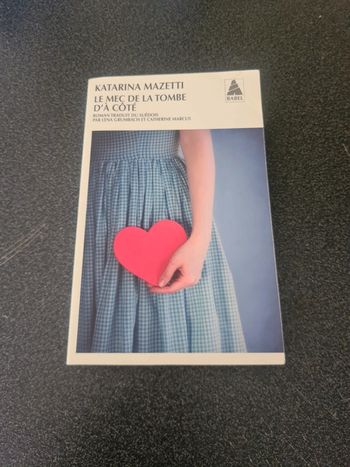 Le mec de la tombe d'à côté