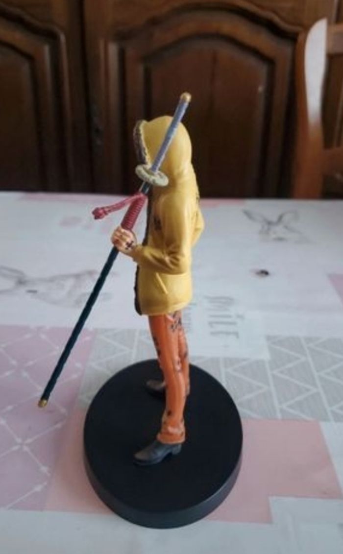 Figurine one piece trafalga law officielle - photo numéro 5