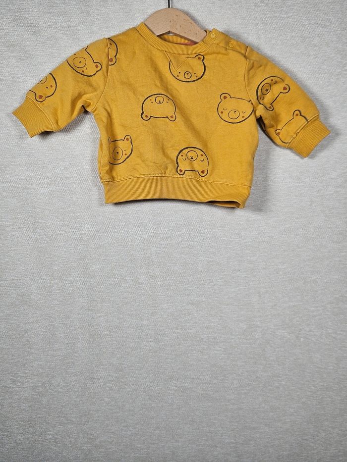 Pull moutarde motif ourson tex 3 mois