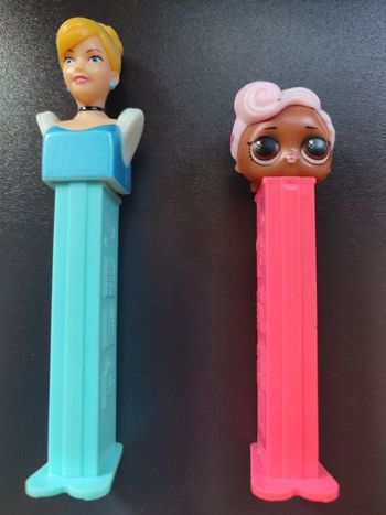 Lot de deux Pez LOL et Princesses