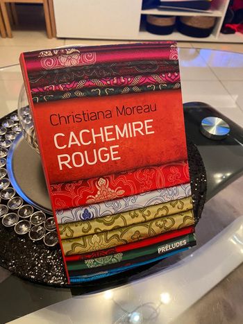 Cachemire rouge Par Christiana Moreau