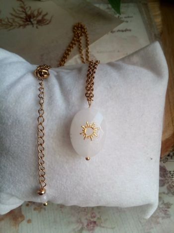Collier jade blanc soleil
