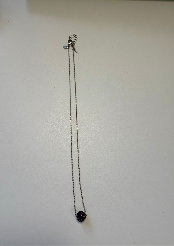 Collier argenté avec boule scintillante violette - photo numéro 2