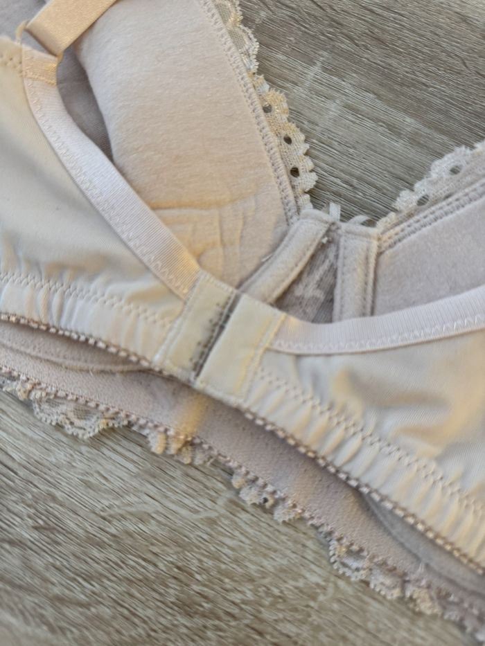 Soutien gorge dentelle creme neuf Damart - photo numéro 4