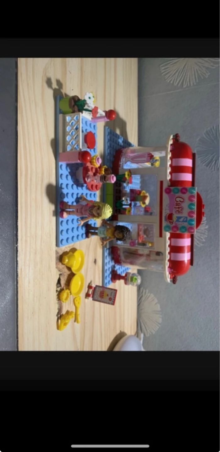 Lego friend