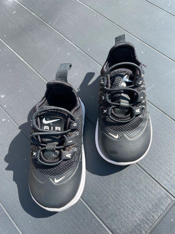 Paire de basket Nike bébé taille 19,5