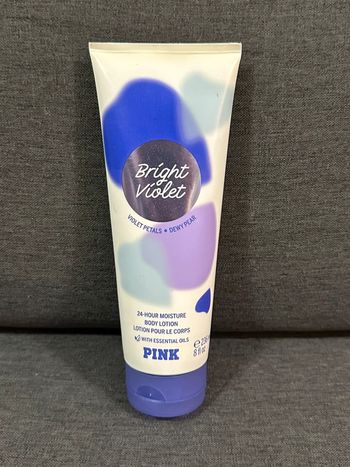 Lait hydratant - Pink Victoria’s Secret -Bright Violet - Fruits - Corps 236ML Neuf