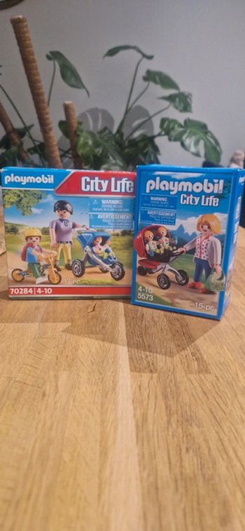 Lot de 2 boîtes playmobil city life 70284 et 5573 neuves
