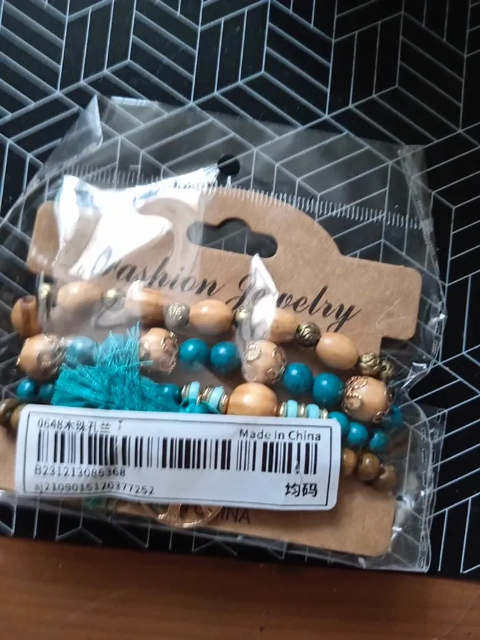 Lot de 4 bracelets - photo numéro 2