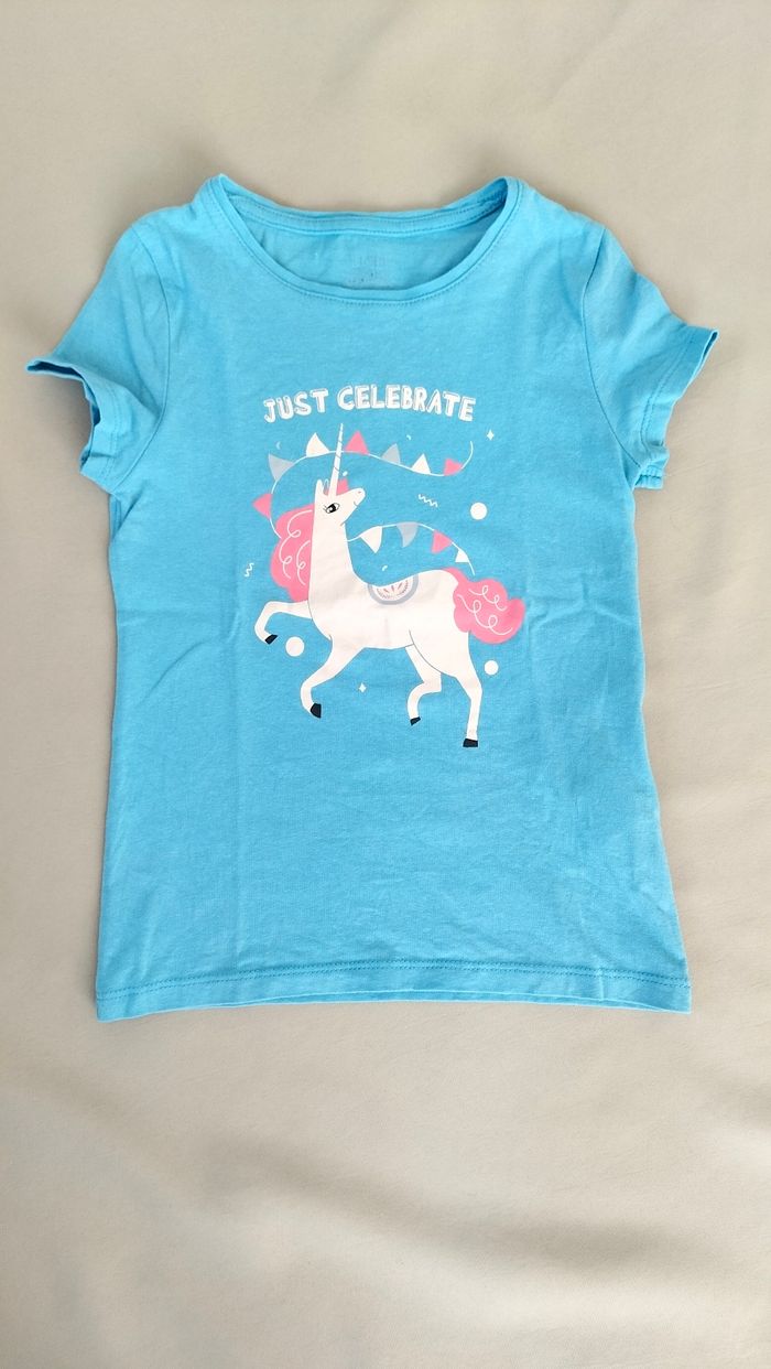 🩵 T-shirt manches courtes licorne 🦄 - 6 ans - Kiabi - Très bon état 🩵