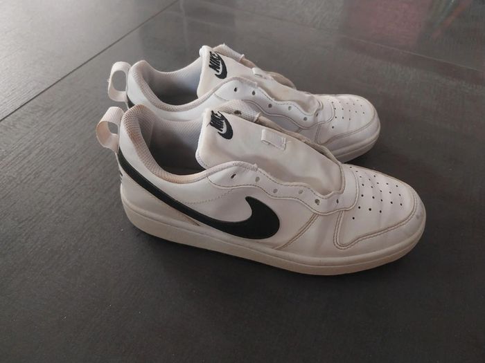 Baskets Nike pointure 37.5 sans lacets