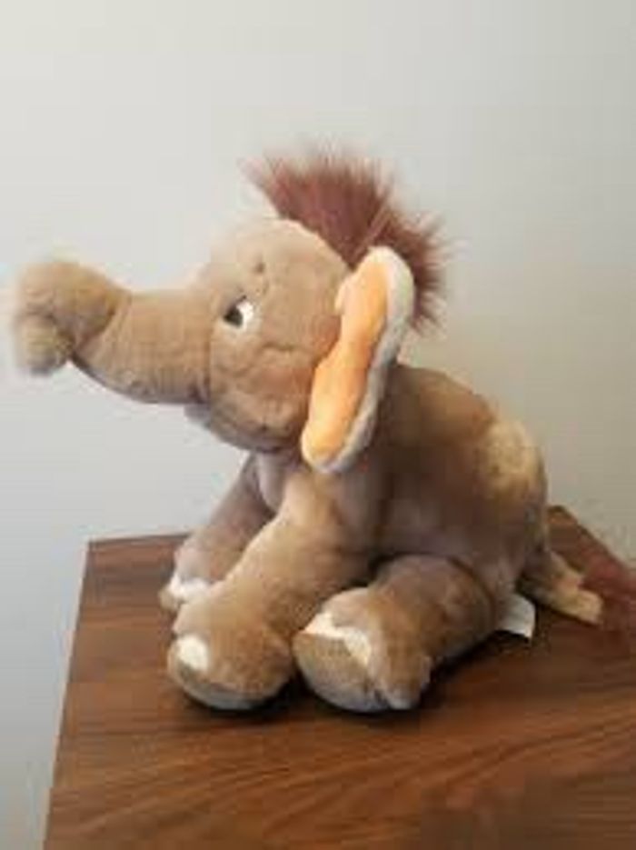 Peluche Disneyland éléphant