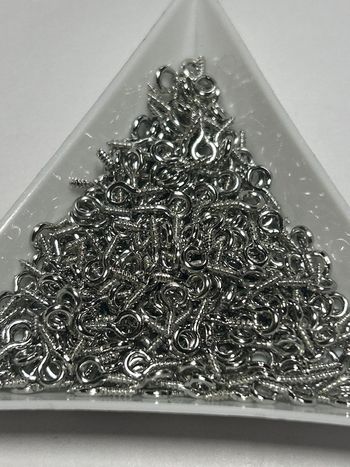 A828, mini vis en vrac