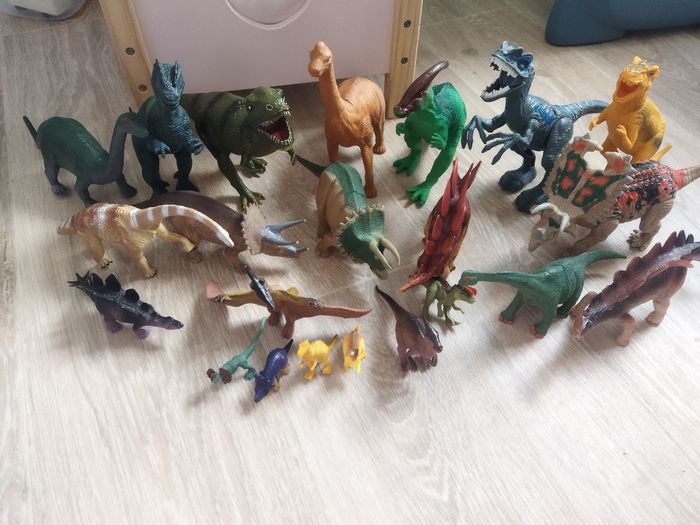 Lot 22 dinosaures autre