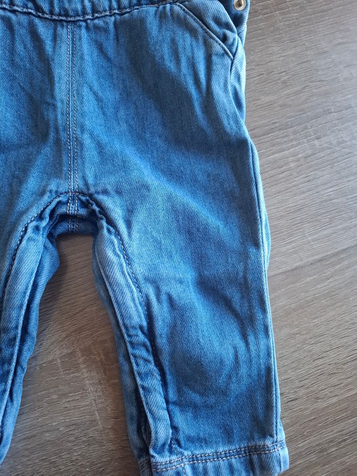 Jolie salopette/pantalon fille taille12mois. Très bon état. Marque tape à l'œil - photo numéro 3