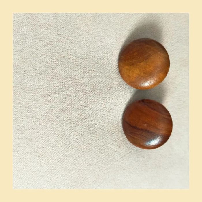 Boucles d’oreilles clips vintage rondes en bois naturel - photo numéro 4