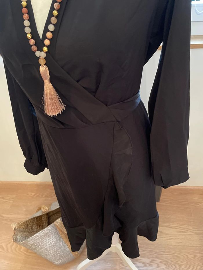Robe noire - photo numéro 2