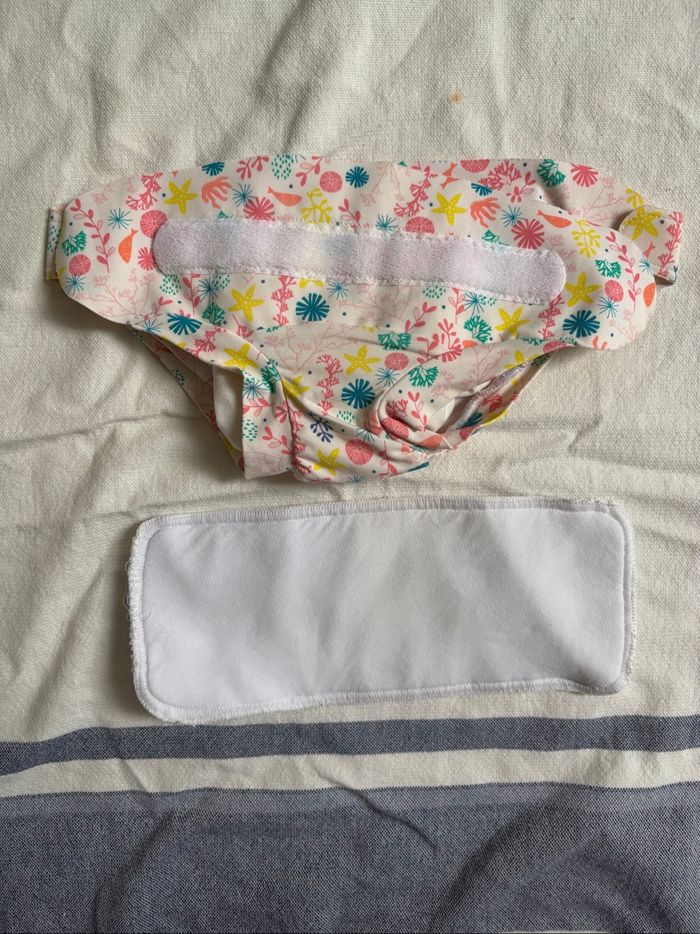 Couche lavable piscine