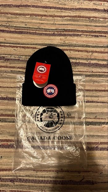 bonnet canada goose