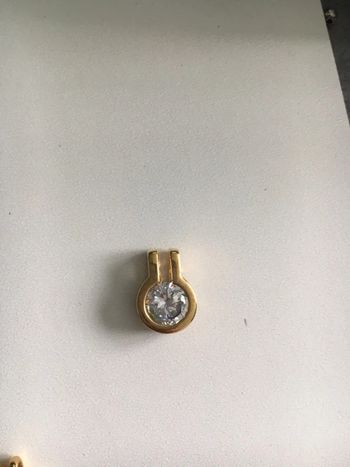 Pendentif fantaisie métal doré et strass verre blanc