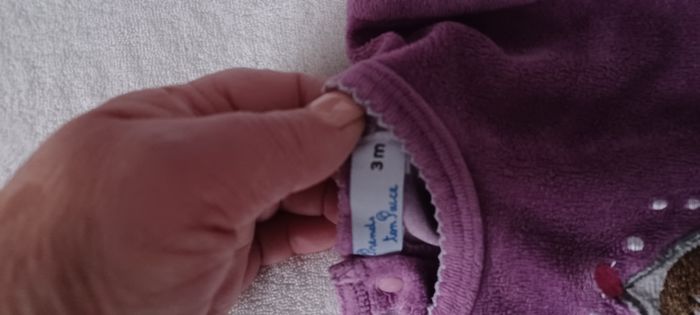 Très beau petit pyjama une pièce bébé fille T 3 mois - photo numéro 3