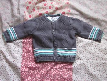 Gilet chaud gris 9 mois