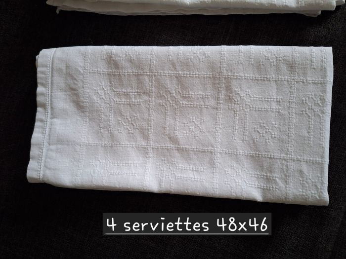 4 serviettes de table vintage - photo numéro 2