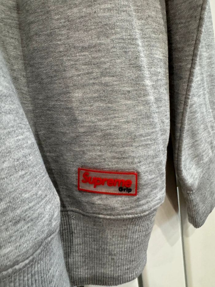 Pull / Sweat gris Supreme Taille XL - photo numéro 6