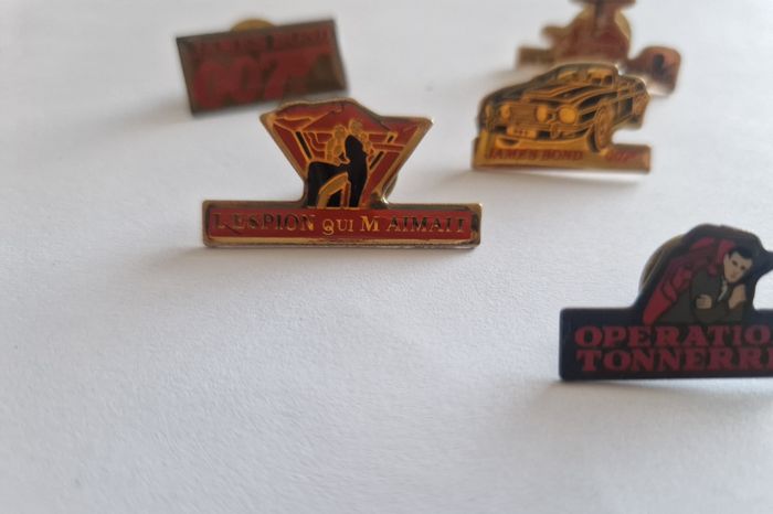Lot de 5 Pin's Vintage James Bond 007 Collector - photo numéro 3