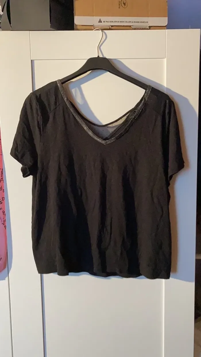 t-shirt noir