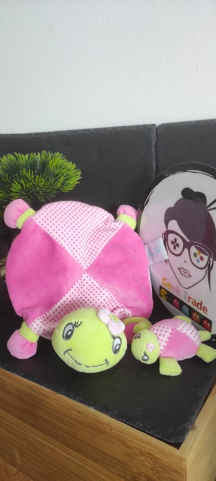 Doudou tortue verte rose pois baby nat maman bébé fleur cad3709023 Rond