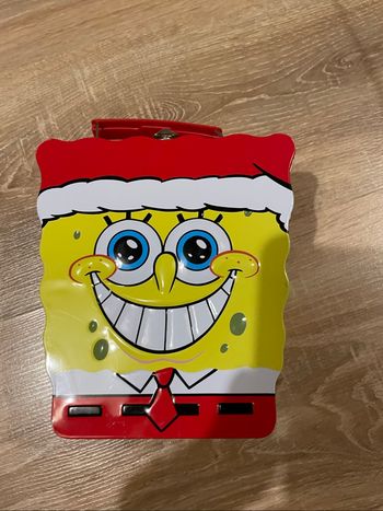 Boite metal kinder bob l’eponge noel