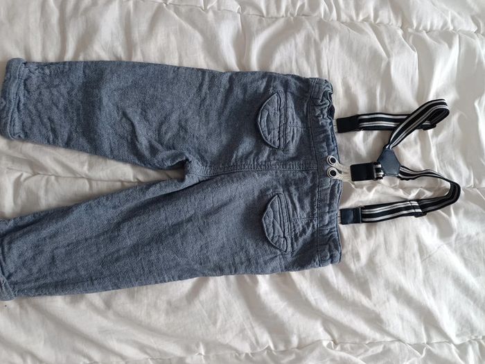 Pantalon a bretelles Kiabi 12m tbe - photo numéro 3