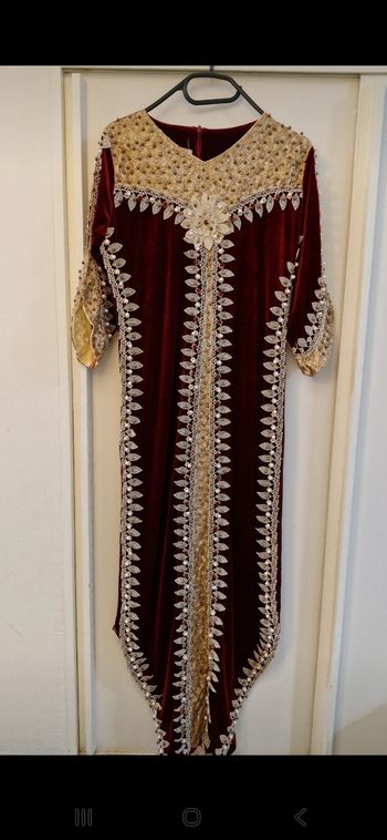Robe traditionnelle avec accessoires