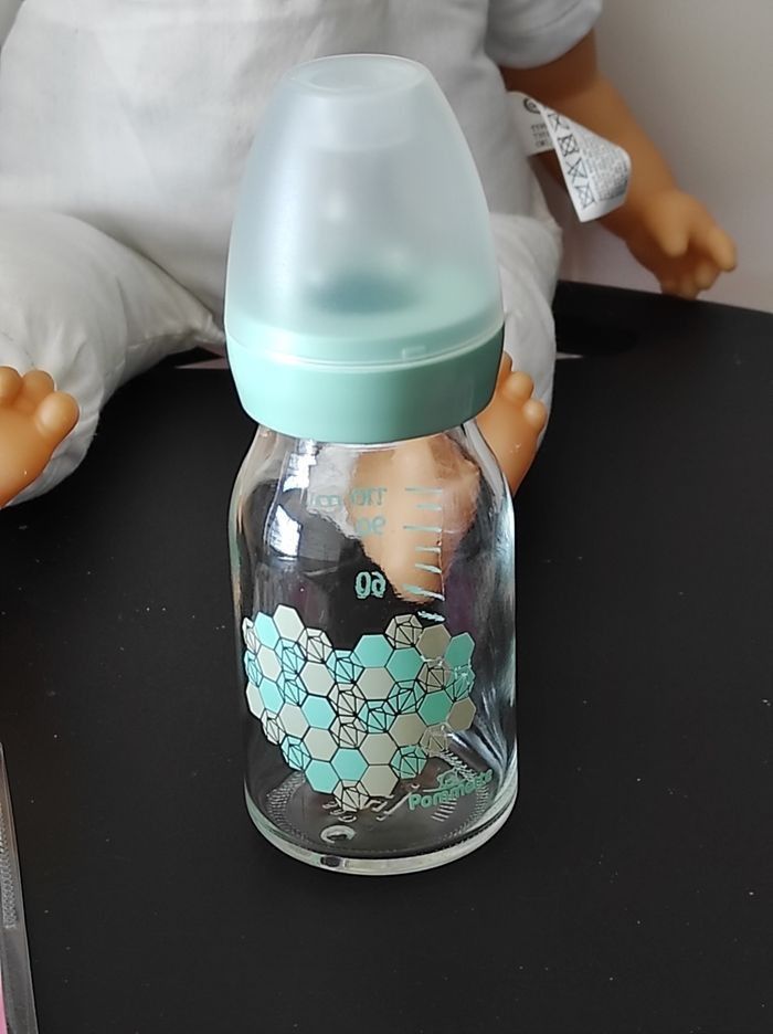 Lot puériculture – Biberon en verre + tétines 3 et 6 mois, NEUF - photo numéro 2