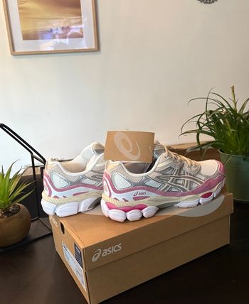 Asics NYC Pink 36