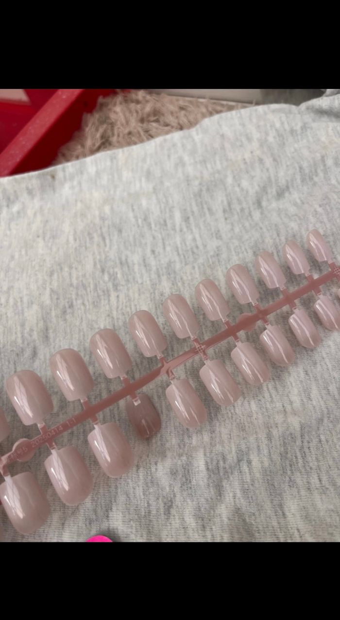 Faux ongles - photo numéro 4